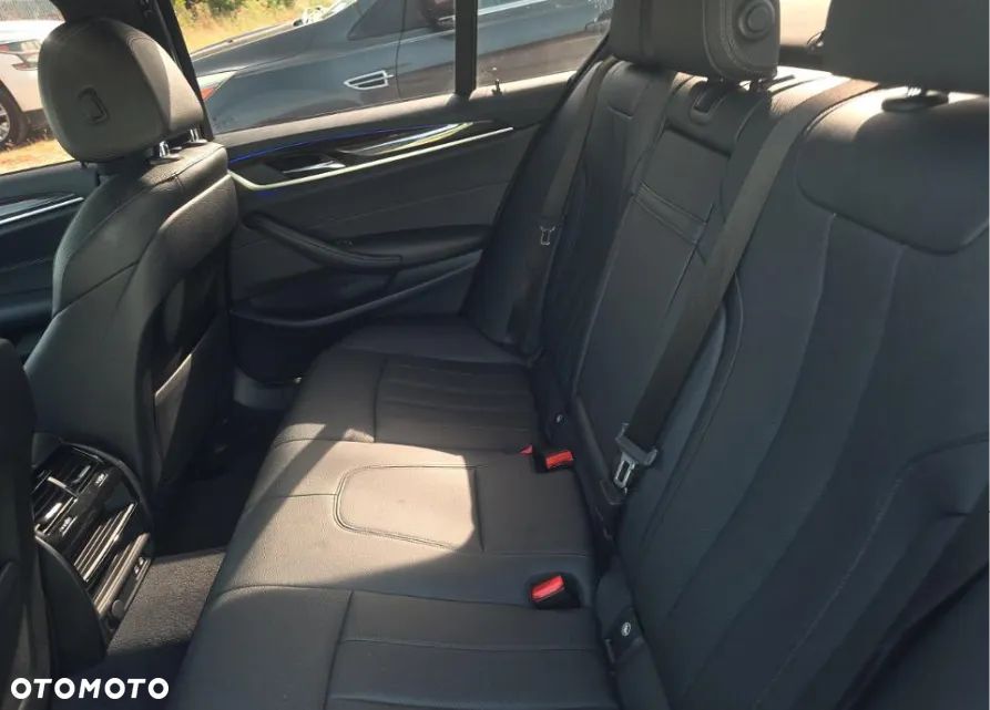 BMW Seria 5 530i M Sport Edition - 10