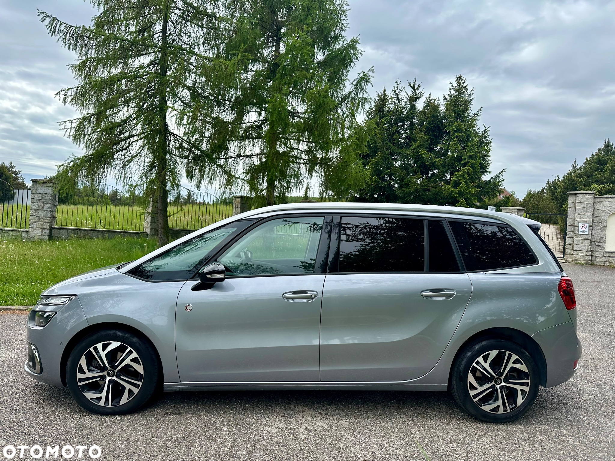 Citroën C4 Grand Picasso ver-1-5-bluehdi-shine-s-s - 3