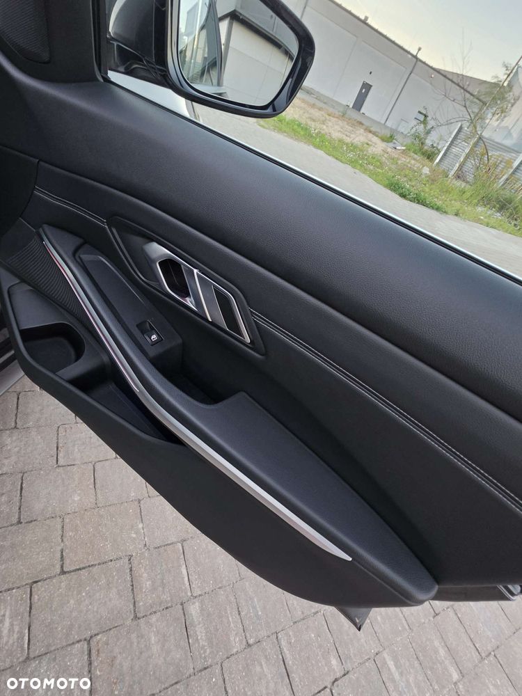 BMW Seria 3 320d xDrive M Sport sport - 20
