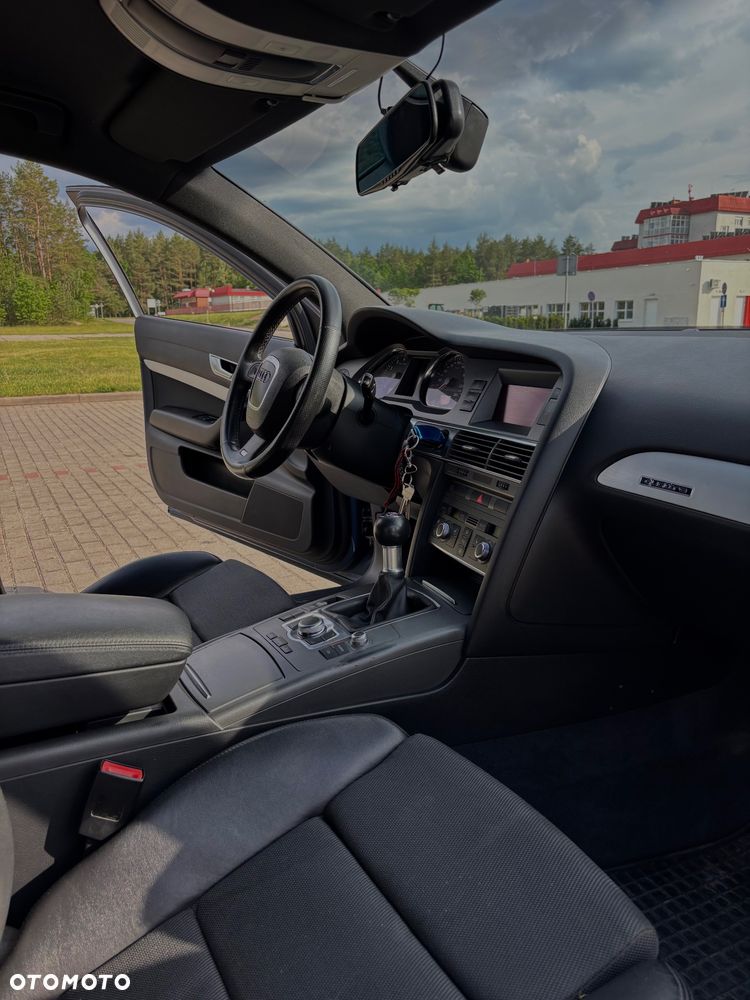 Audi A6 Avant 2.4 quattro - 12