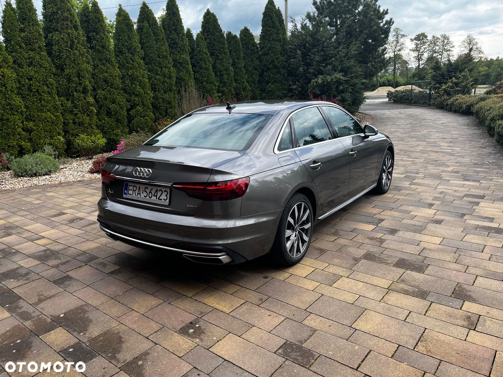 Audi A4 Limousine 40 TFSI quattro S tronic - 4