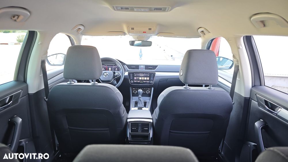 Skoda Superb 2.0 TDI DSG Ambition - 35