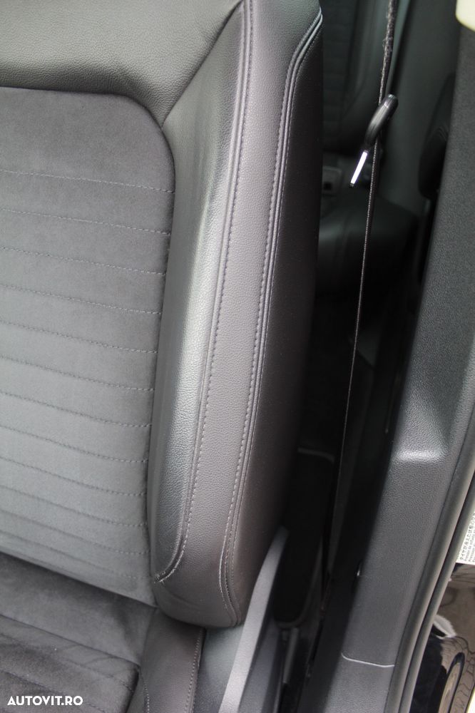 Volkswagen Passat - 17