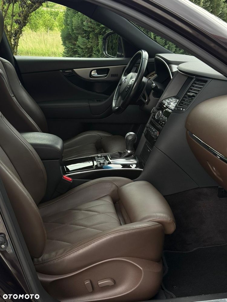 Infiniti QX70 3.7 S - 11