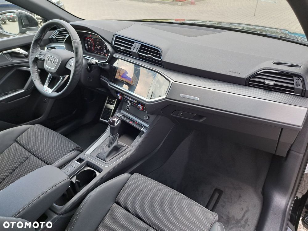 Audi Q3 Sportback - 15