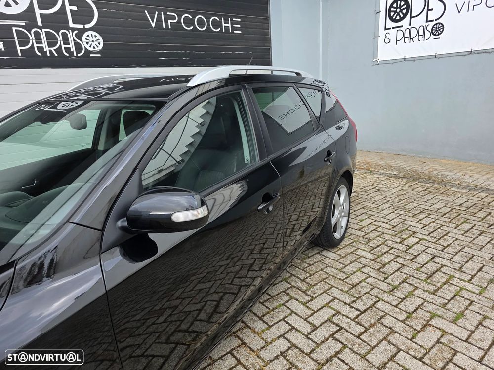 Kia Ceed SW 1.6 CRDi EX ISG - 27