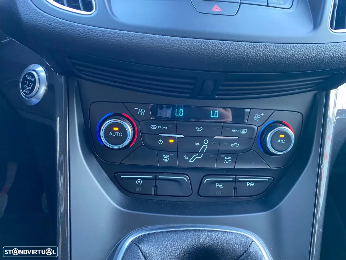 Ford C-Max 1.0 Ecoboost S&S Titanium - 26