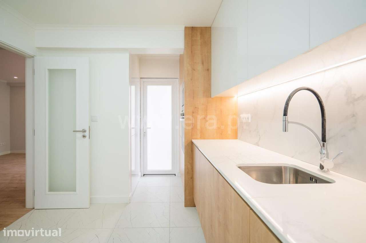 Apartamento T2 em fase de remodelação | Pontinha - Grande imagem: 4/18