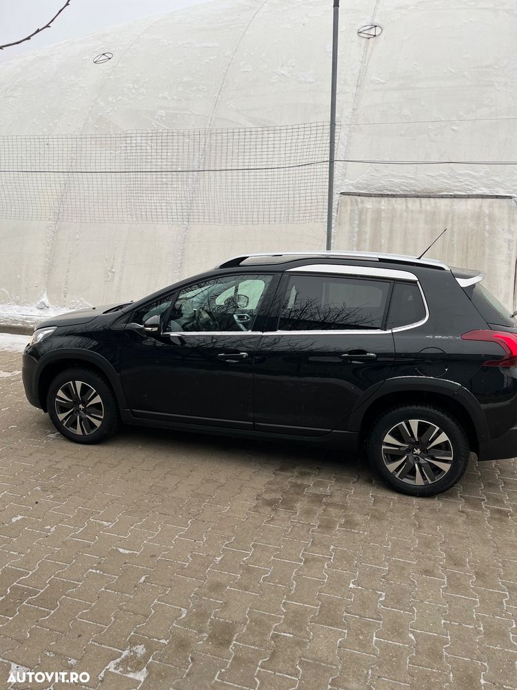 Peugeot 2008 1.2 PureTech Turbo S&S Allure - 4