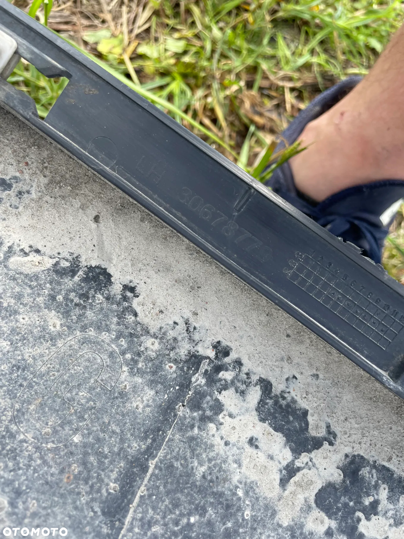 LISTWA NAKŁADKA PROGU LEWA VOLVO V50 30698905 - 2