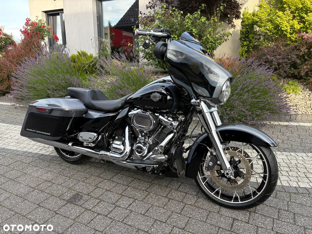 Harley-Davidson Touring Street Glide - 2