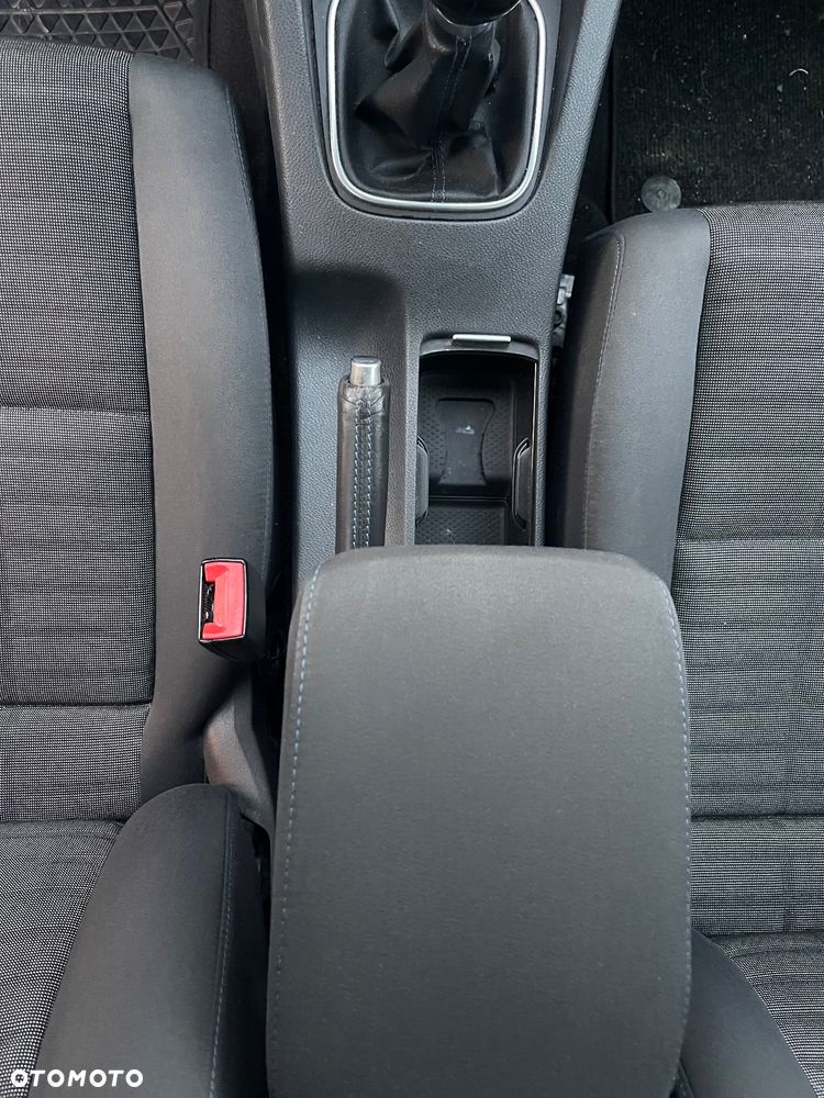 Volkswagen Golf - 17