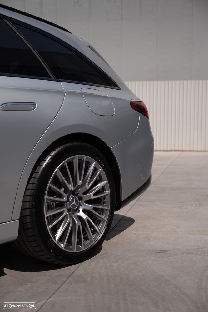 Mercedes-Benz E 53 AMG Hybrid 4Matic+ - 26