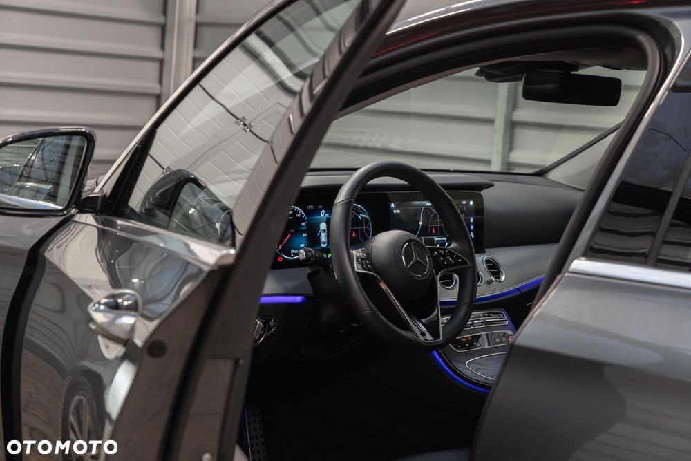 Mercedes-Benz Klasa E - 23