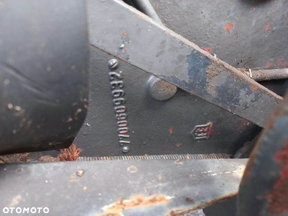 Części RENAULT 85 14,7514,65-14,LS,61-12,68 12, kabina,most,silnik,rewers,skrzynia biegów,7700609932,D226-4,622607010320,7700609315,609462,7700609484,przystawka napędu,układ planetarny,półoś,zwrotnica,atak,felga,wom. - 12