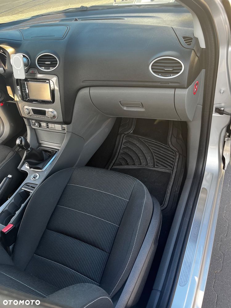 Ford Focus 1.6 16V Ambiente - 19