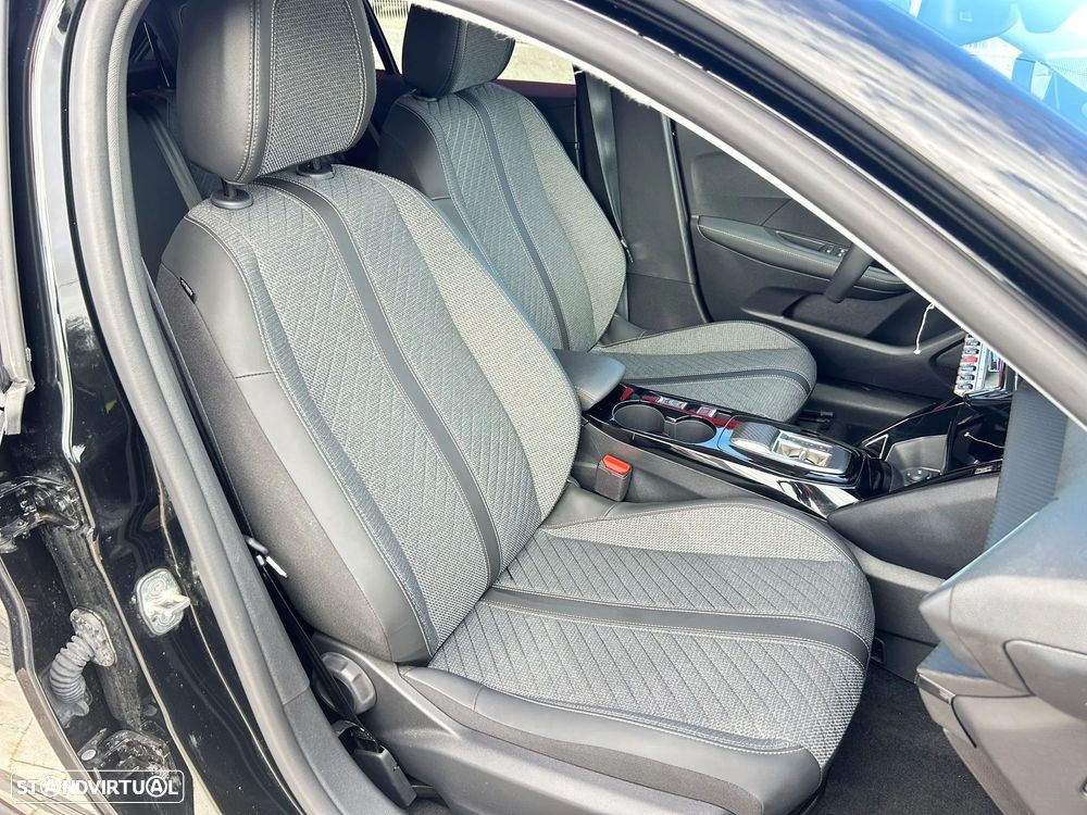 Peugeot 208 1.2 Hybrid Allure e-DCS6 - 14