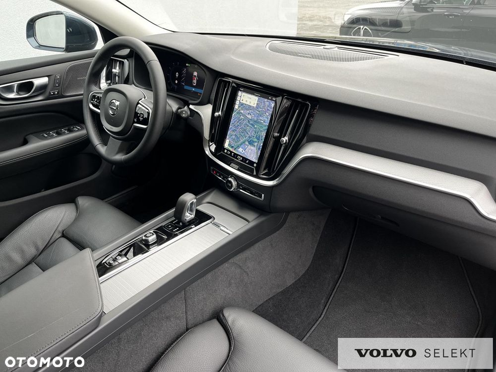 Volvo V60 Cross Country - 32