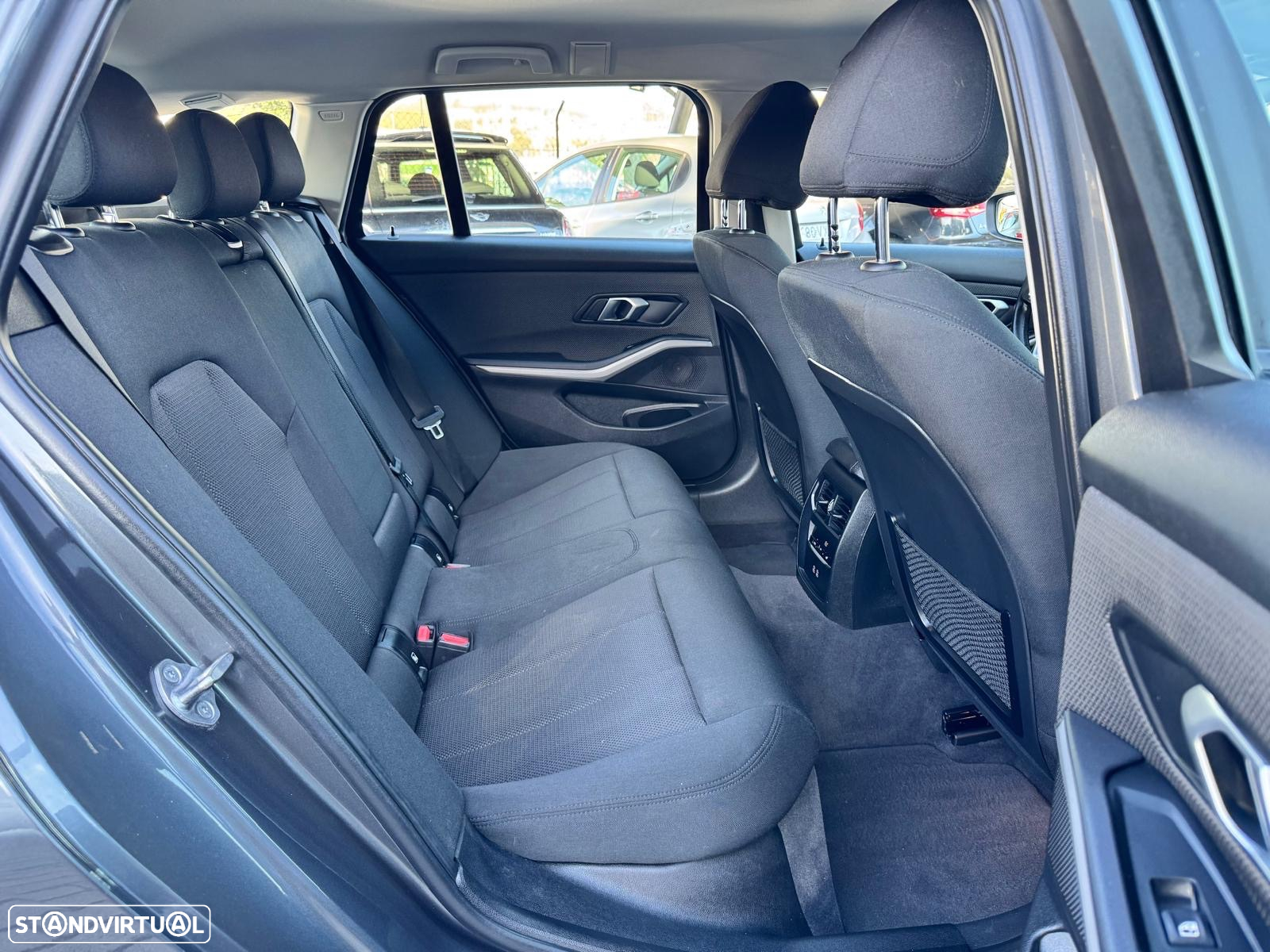 BMW 320 d Touring Auto - 13