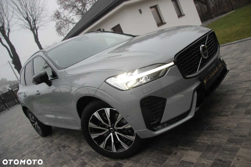 Volvo XC 60 B4 D Plus Dark - 8