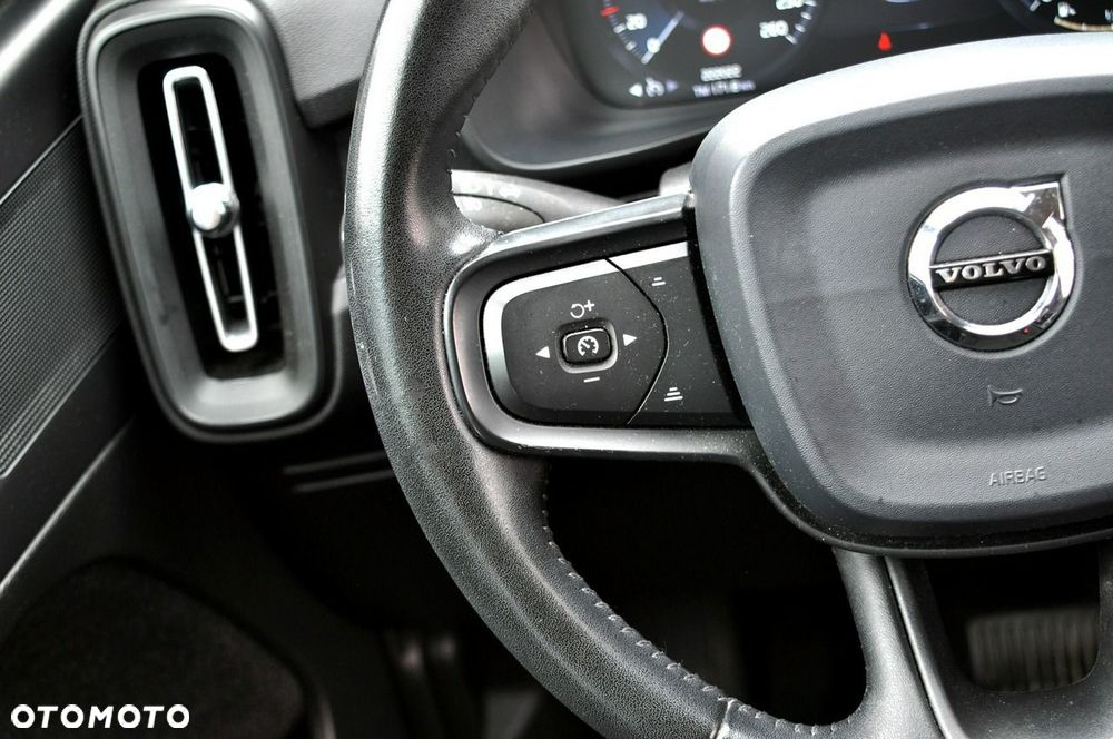 Volvo XC 40 T3 Geartronic Momentum - 21