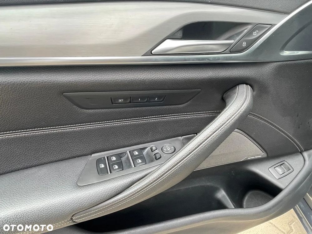 BMW Seria 5 520d xDrive Luxury Line - 18