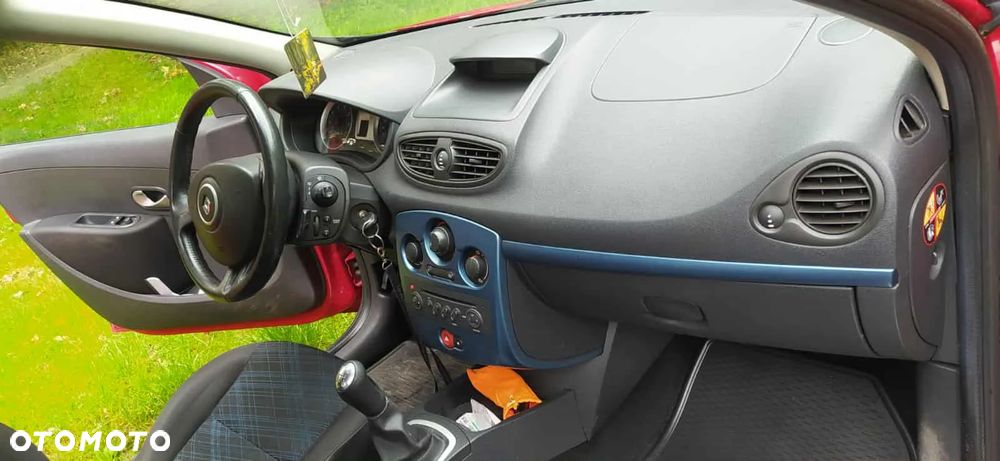 Renault Clio - 7