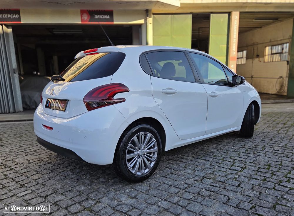 Peugeot 208 1.6 BlueHDi Style - 6