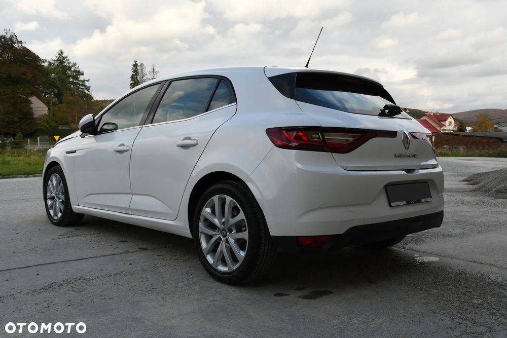 Renault Megane 1.5 Blue dCi Business - 11