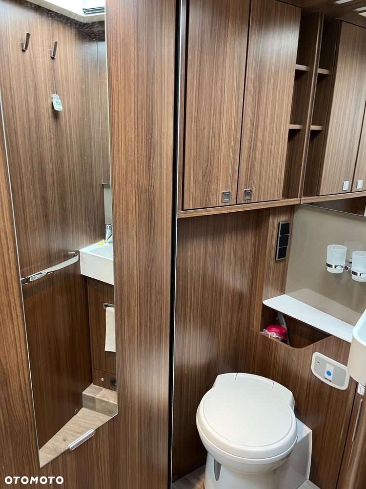 Mercedes-Benz Hymer - 11