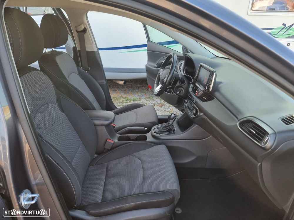 Hyundai i30 SW - 17