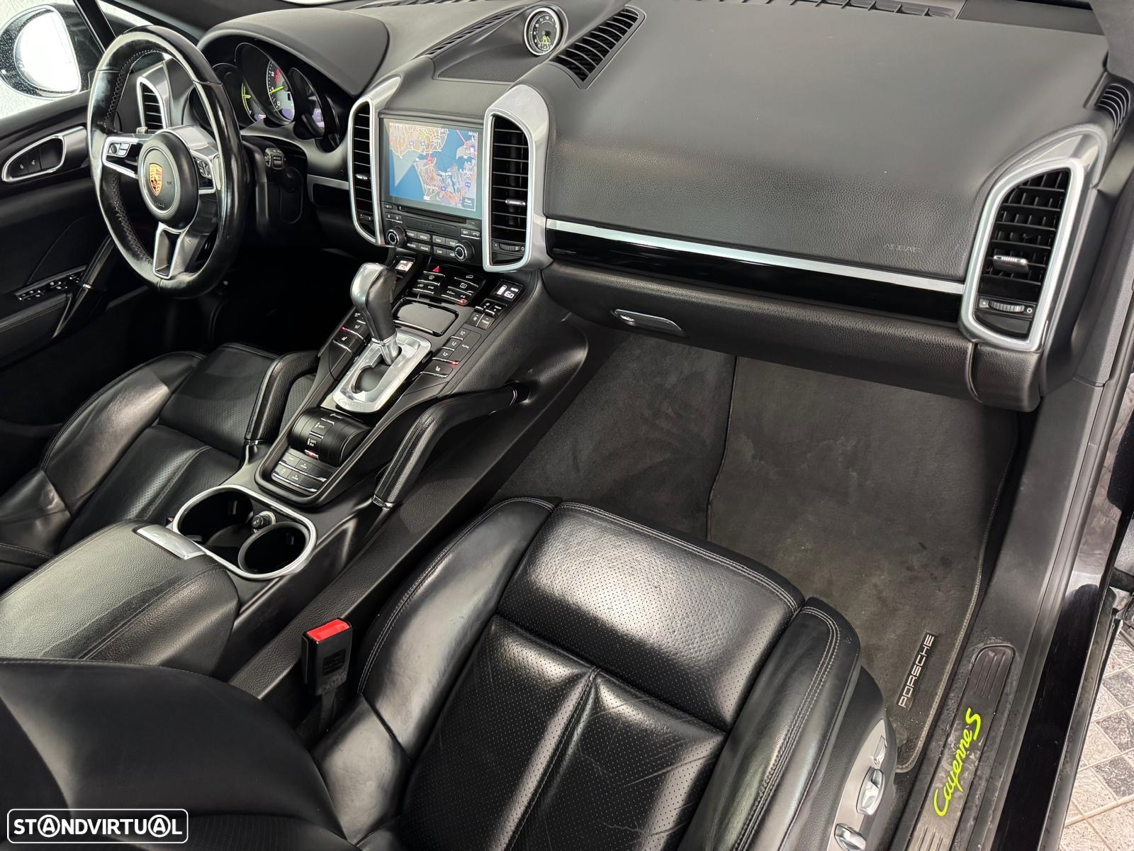 Porsche Cayenne - 18