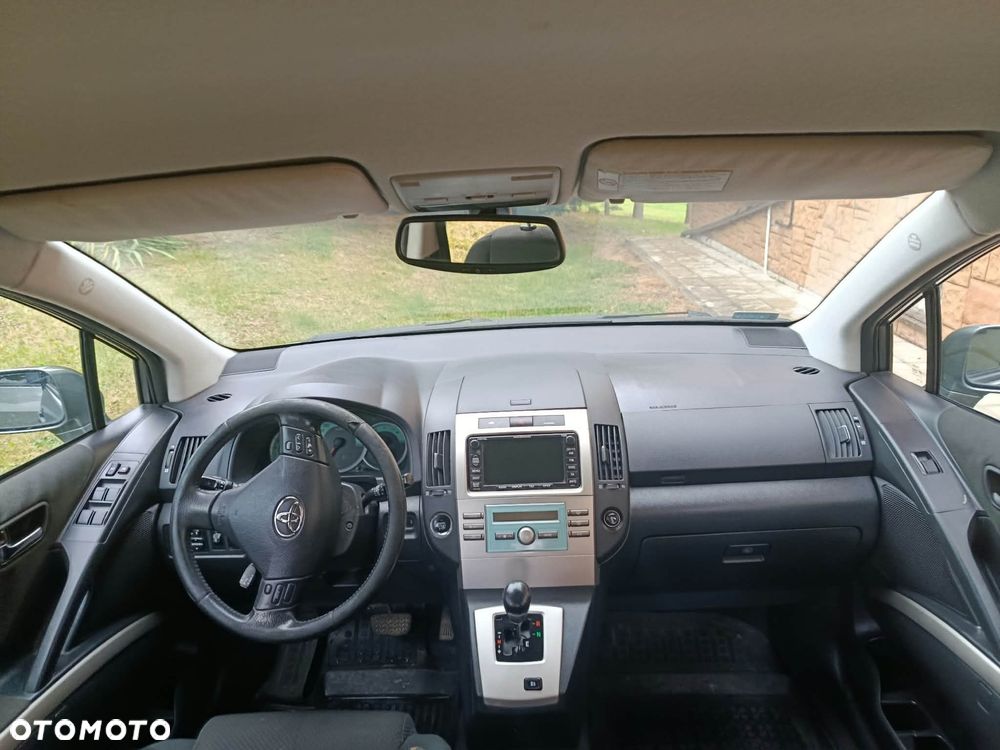 Toyota Corolla Verso 2005 photo 5