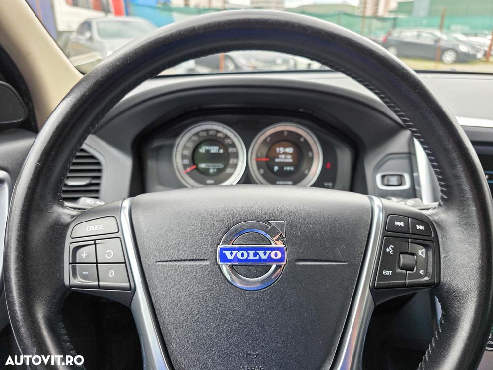 Volvo XC 60 D4 Geartronic Momentum - 22