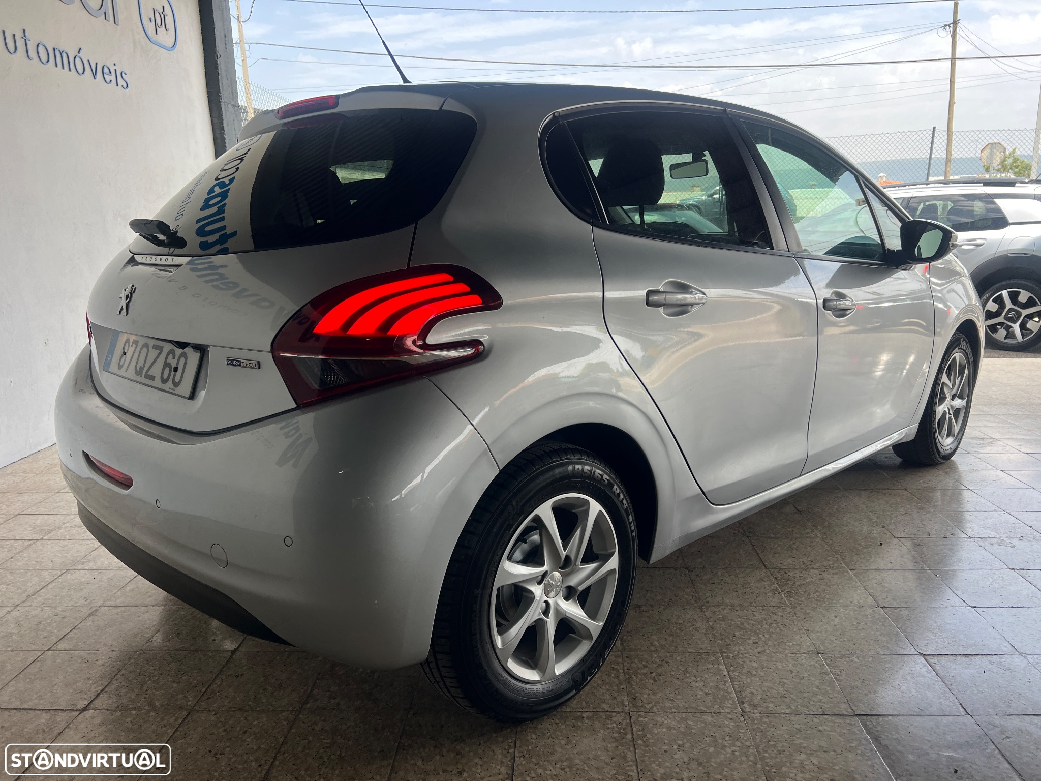 Peugeot 208 1.2 PureTech Allure - 4