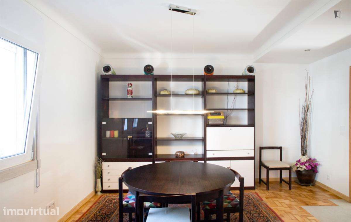 Quarto - localizado em Benfica Lisbon - Grande imagem: 4/18
