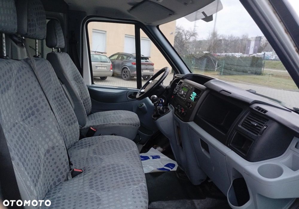Ford Transit - 13