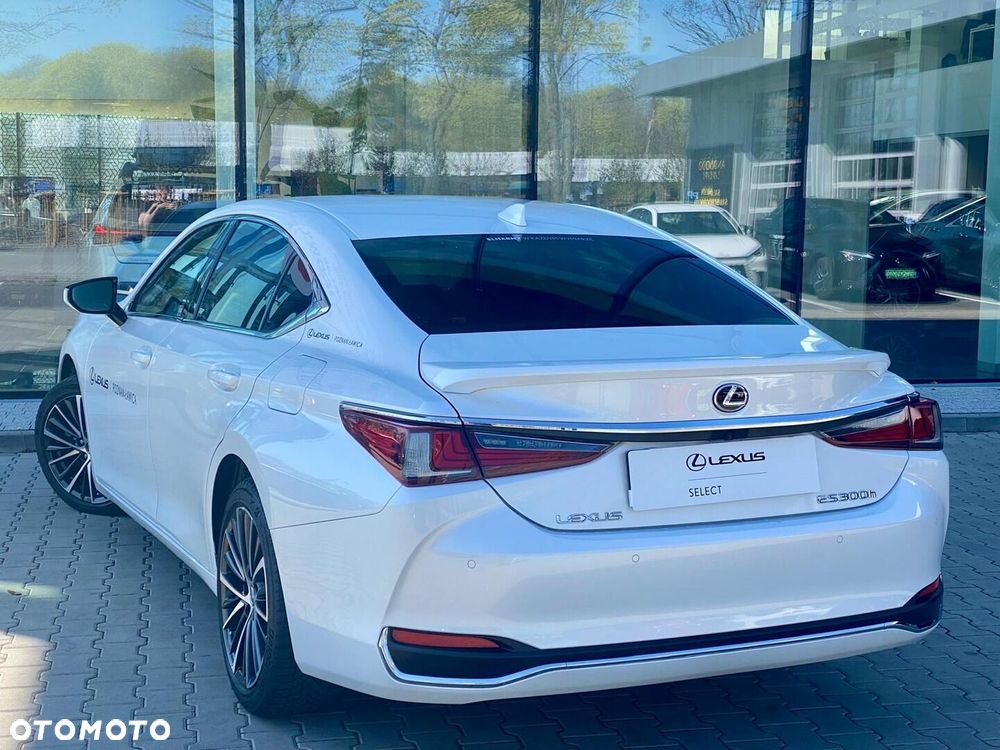 Lexus ES 300h Business Edition - 11