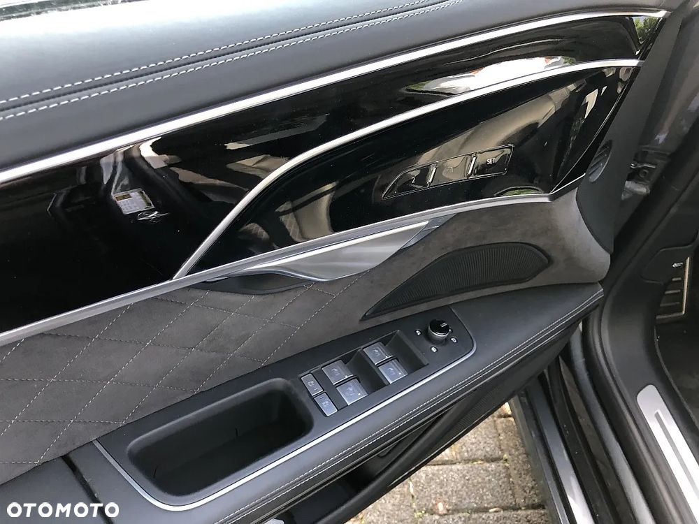Audi S8 - 18