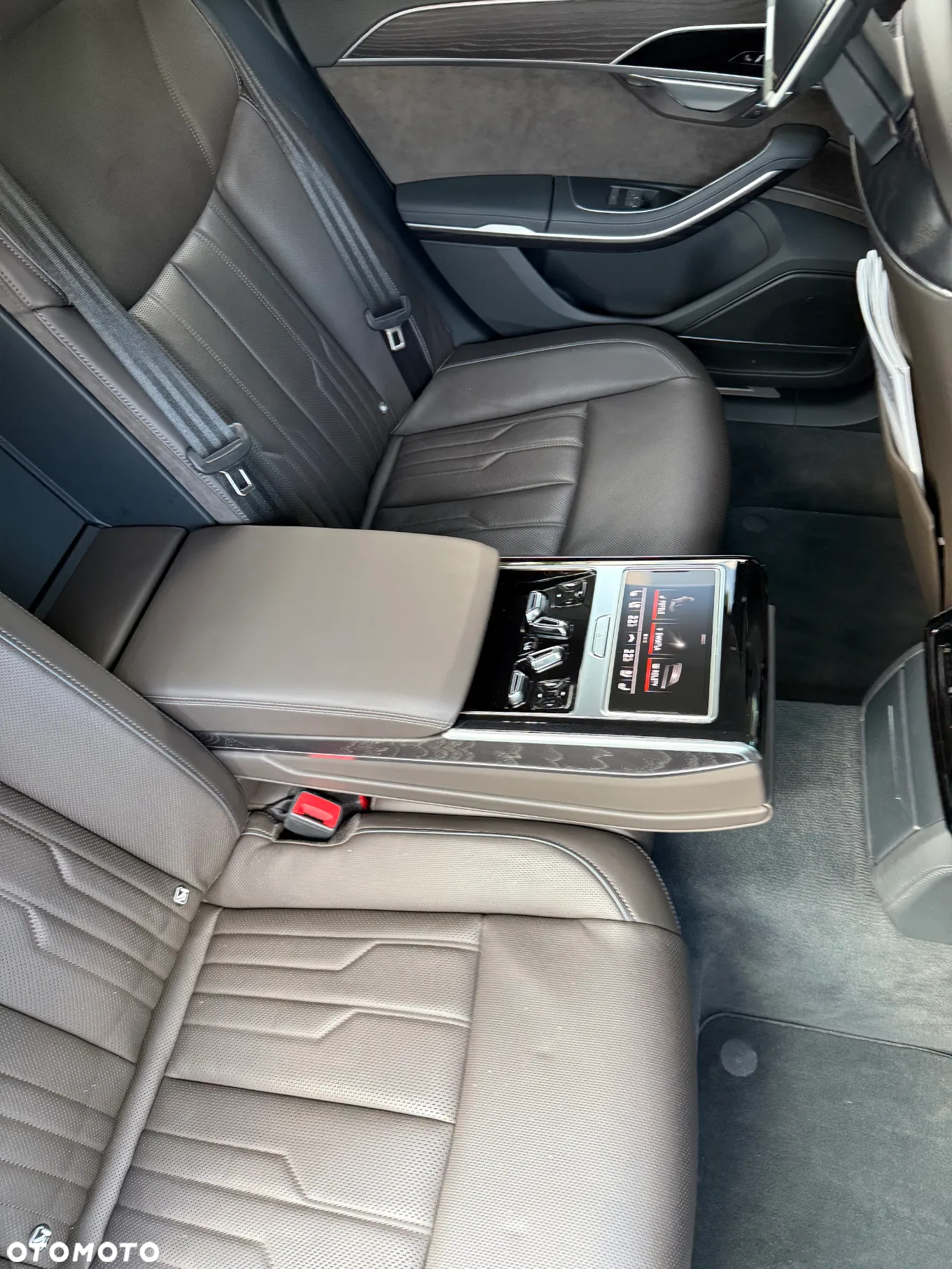 Audi A8 - 35