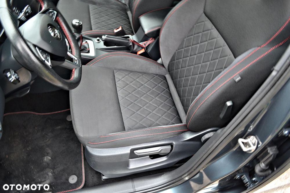 Skoda Octavia 2.0 TSI RS 245 - 26