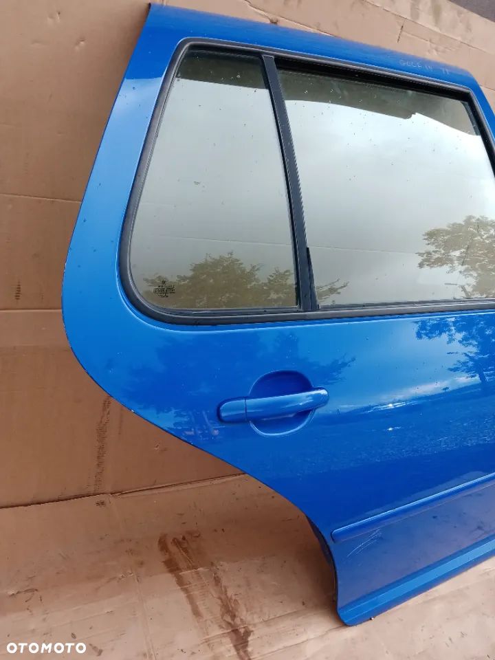 Drzwi prawy tył tylne prawe VW Golf IV 4 HB LW5Z - 4