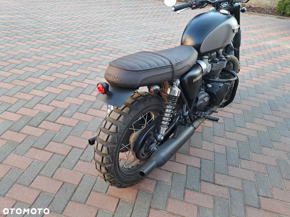 Triumph Bonneville - 4