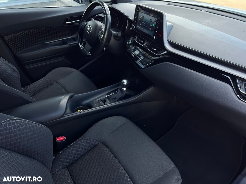Toyota C-HR - 12