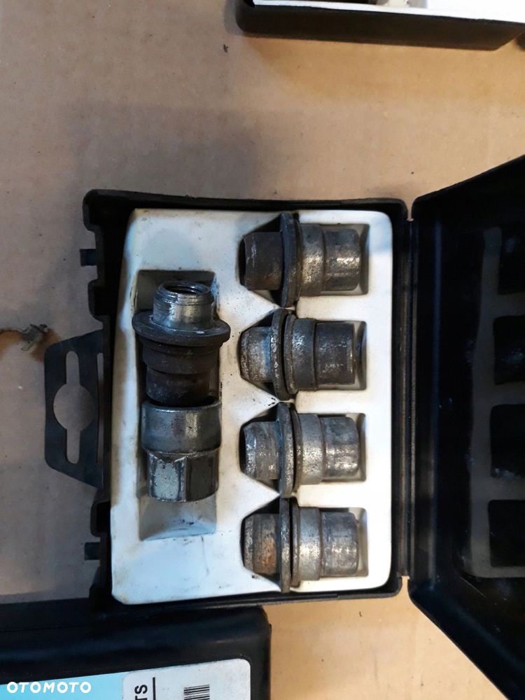 nakrętka zabezpieczenie kół Toyota Land Cruiser - 5