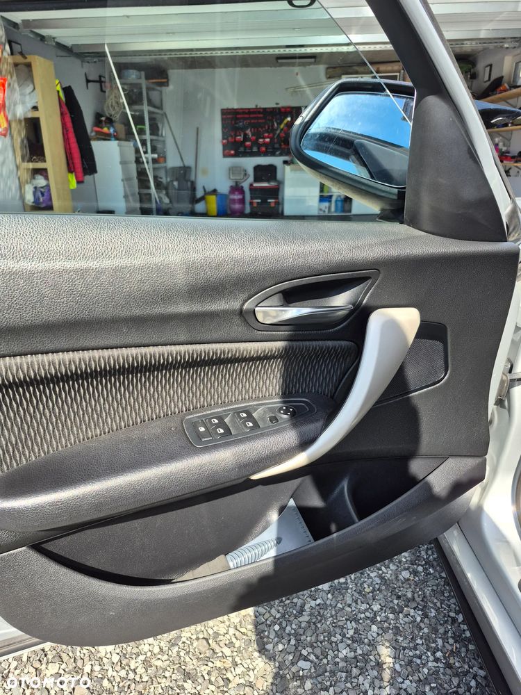 BMW Seria 1 114d Sport Line - 33