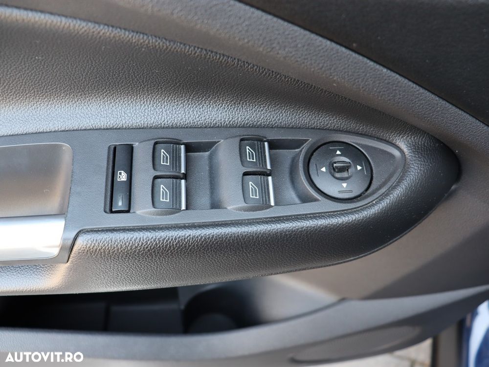 Ford Kuga - 11