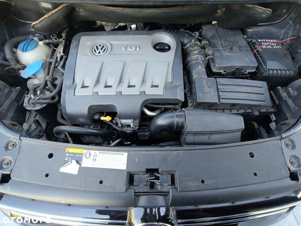 Volkswagen Touran 2.0 TDI DPF Highline DSG - 11