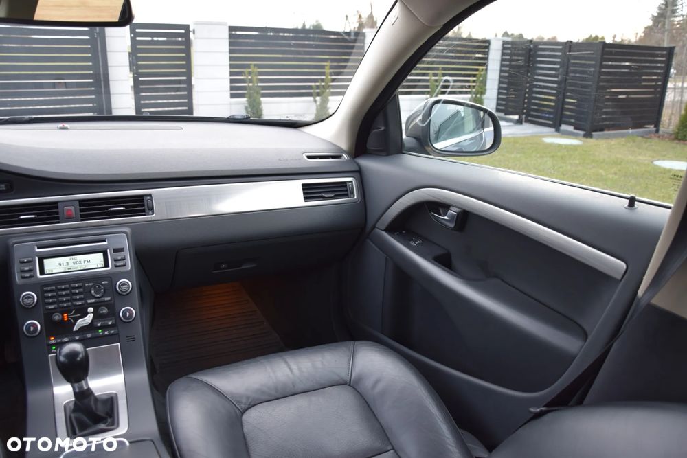 Volvo V70 2.5T Summum - 35