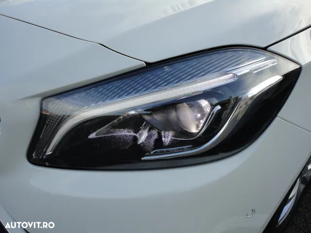 Mercedes-Benz A 180 d 7G-DCT AMG Line - 18